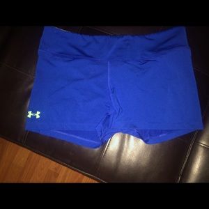 $5 DEALS MUST BUNDLE   UA shorts